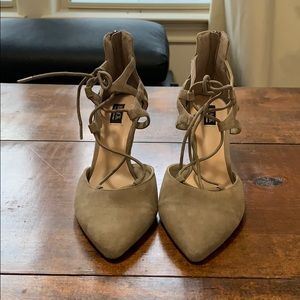 Black by Saks Fifth Avenue tan suede heels